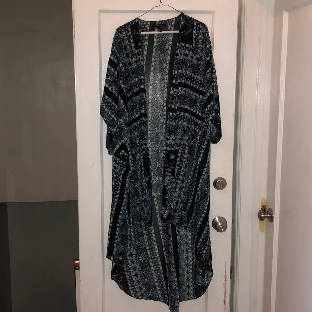 Forever 21 Long Floral Kimono
